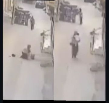 واقعة غريبة في مصر.. سيدة تهشم رأس طفلة في الشارع واقعة غريبة في مصر.. سيدة تهشم رأس طفلة في الشارع