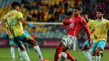 6 غيابات لـ الأحمر.. موعد مباراة الأهلي والإسماعيلي فى كلاسيكو الدوري والقناة الناقلة