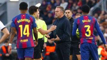 بين اعتراف فليك بالأخطاء والاحتجاج على التحكيم.. هل ظلم التحكيم برشلونة أم فضح أزمته الفنية؟ بين اعتراف فليك بالأخطاء والاحتجاج على التحكيم.. هل ظلم التحكيم برشلونة أم فضح أزمته الفنية؟