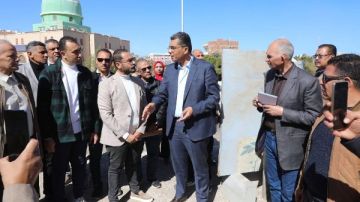 محافظ البحر الأحمر يشدد على سرعة إنجاز مشروعات الطرق بسفاجا محافظ البحر الأحمر يشدد على سرعة إنجاز مشروعات الطرق بسفاجا