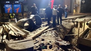 محافظ الجيزة يتابع أعمال تحويل خط مياه متعارض مع مسار مونوريل 6 أكتوبر بالعجوزة .. صور محافظ الجيزة يتابع أعمال تحويل خط مياه متعارض مع مسار مونوريل 6 أكتوبر بالعجوزة .. صور