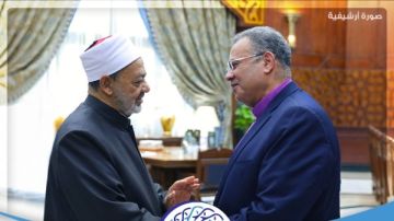 من الإمارات.. رئيس الطائفة الإنجيلية يطمئن هاتفيا على صحة شيخ الأزهر