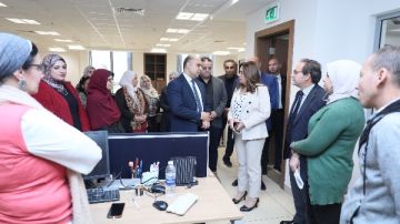 وزيرة التنمية المحلية والبيئة في جولة تفقدية على القطاعات والإدارات المركزية.. وتؤكد: رفع كفاءة العمل المؤسسي توفير وتخصيص أماكن لاستقبال المواطنين وزيرة التنمية المحلية والبيئة في جولة تفقدية على القطاعات والإدارات المركزية.. وتؤكد: رفع كفاءة العمل المؤسسي توفير وتخصيص أماكن لاستقبال المواطنين