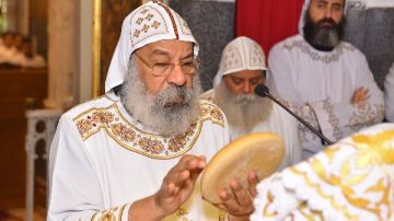 الأنبا رافائيل يترأس صلاة القداس الإلهي بدير المحرق العامر صور