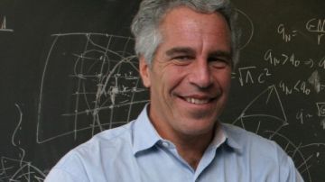 بينها شخصيات بارزة عالميا.العدل الأمريكية تنشر قائمة تضم 300 اسم في ملفات إبستين