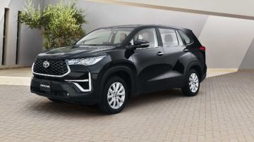 مساحة عملاقة.. ماذا تقدم تويوتا إنوفا 2026 وكم سعرها في السعودية؟