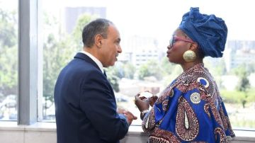 وزير الخارجية يلتقي مفوضة الطاقة والبنية التحتية بالاتحاد الأفريقي وزير الخارجية يلتقي مفوضة الطاقة والبنية التحتية بالاتحاد الأفريقي