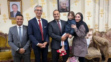 الأب خطفها من كندا لـ طنطا .. تفاصيل عودة الطفلة لينا لوالدتها الكندية صور