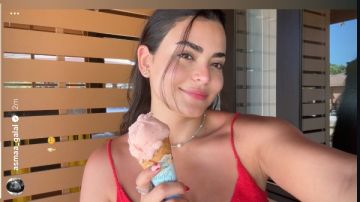 بالايس كريم.. أسماء جلال تخطف الأنظار بإطلالة صيفية