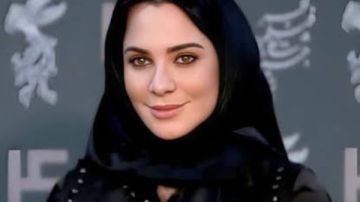 سلاف فواخرجي: لم يفرض عليا ارتداء الحجاب في إيران