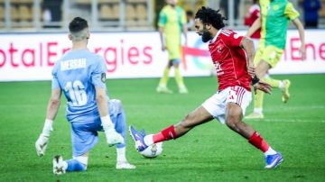 المارد الأحمر في ربع النهائي.. عقدة الجزائر ورقم تاريخي سلبي يطارد الأهلي المارد الأحمر في ربع النهائي.. عقدة الجزائر ورقم تاريخي سلبي يطارد الأهلي