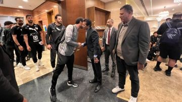 وزير الرياضة يستقبل بعثة منتخب مصر لكرة اليد بعد التتويج ببطولة أفريقيا وزير الرياضة يستقبل بعثة منتخب مصر لكرة اليد بعد التتويج ببطولة أفريقيا