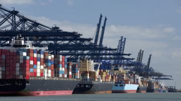 الاتحاد الأوروبي يجهز لإضافة بنوك وموانئ 5 دول لقائمة العقوبات ضد روسيا