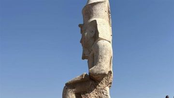 انتهاء ترميم تمثال رمسيس الثاني وإعادته إلى مكانه الأصلي بالمنيا انتهاء ترميم تمثال رمسيس الثاني وإعادته إلى مكانه الأصلي بالمنيا