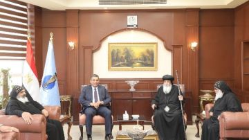 رئيس دير الأنبا بولا يهنئ محافظ البحر الأحمر بمناسبة توليه المنصب