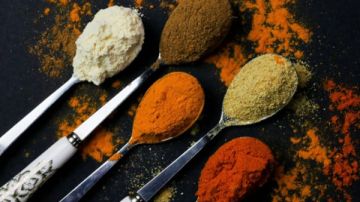 من الكمون إلى القرفة.. 6 توابل طبيعية غنية بالحديد لدعم الطاقة والمناعة من الكمون إلى القرفة.. 6 توابل طبيعية غنية بالحديد لدعم الطاقة والمناعة