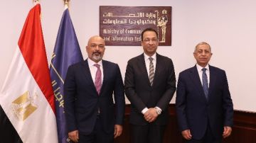 وزير الاتصالات يشهد توقيع شراكة استراتيجية بين الأكاديمية العربية للعلوم وإي آند مصر