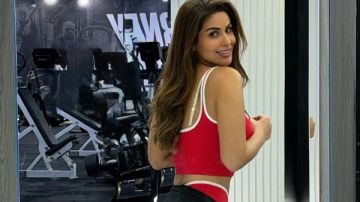 إطلالة جريئة باللون الأحمر لـ مي سليم من الجيم شاهد