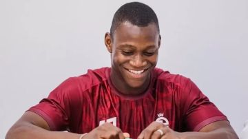 مفاجأة بشأن تجديد عقد إليو ديانج مع الأهلي