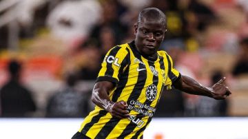 أزمة جديدة تلوح في الأفق.. تعرف علي أرقام كانتي مع اتحاد جدة