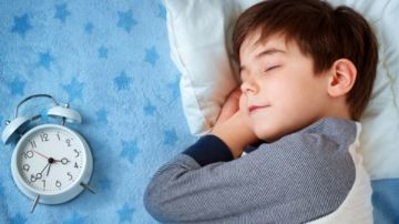 اضطراب نوم الأطفال.. نصائح لاستعادة الانضباط مع عودة الدراسة 2026