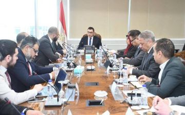 وزير الإسكان يتابع إجراءات تدشين منصة تصدير العقار المصري وزير الإسكان يتابع إجراءات تدشين منصة تصدير العقار المصري