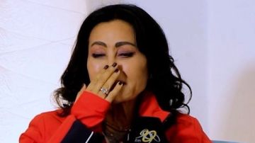 المطربة لطيفة لـ كلم ربنا: ما كنتش متخيلة إني هغسل أمي.. وبعد وفاتها دخلت مصحة نفسية واتعالجت شهرين المطربة لطيفة لـ كلم ربنا: ما كنتش متخيلة إني هغسل أمي.. وبعد وفاتها دخلت مصحة نفسية واتعالجت شهرين