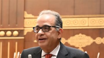 النائب طارق عبد العزيز يطالب بإجراء حاسم تجاه واقعة إجبار شاب على ارتداء ملابس نسائية النائب طارق عبد العزيز يطالب بإجراء حاسم تجاه واقعة إجبار شاب على ارتداء ملابس نسائية