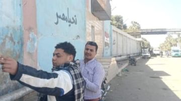 بمشاركة مجتمعية..رفع 30 طن مخلفات وتركيب 45 كشاف إنارة فى قرية بنجع حمادى