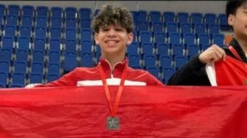 حمزة شوشة يحصد فضية كأس العالم لسيف المبارزة بصربيا حمزة شوشة يحصد فضية كأس العالم لسيف المبارزة بصربيا