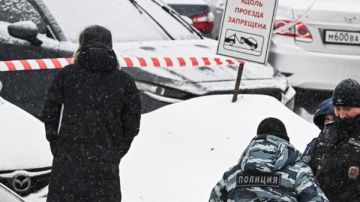 مقـ.تل شرطي وإصابة آخر بانفجار سيارة شرطة مرور في موسكو مقـ.تل شرطي وإصابة آخر بانفجار سيارة شرطة مرور في موسكو