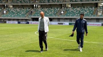 يورتشيتش يعاين ملعب مباراة بيراميدز وريفرز النيجيري صور يورتشيتش يعاين ملعب مباراة بيراميدز وريفرز النيجيري صور