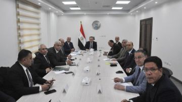 وزير التعليم العالي يجتمع بعدد من رؤساء الجامعات الأهلية لمتابعة انتظام الدراسة بالفصل الدراسي الثاني وزير التعليم العالي يجتمع بعدد من رؤساء الجامعات الأهلية لمتابعة انتظام الدراسة بالفصل الدراسي الثاني