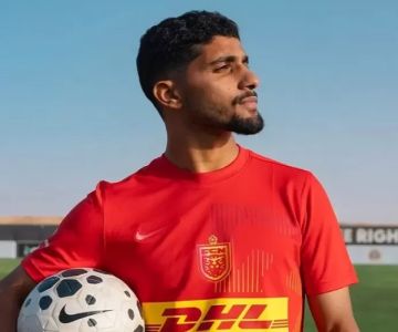 إبراهيم عادل يرتدي القميص رقم 14 مع نورشيلاند الدنماركي