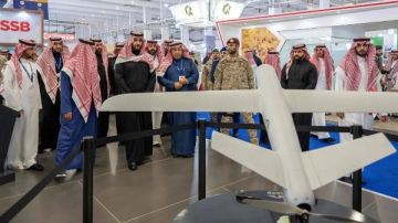 بعد ظهورها في معرض الدفاع العالمي.. هل تقترب إف-35 الشبحية من السرب السعودي؟ بعد ظهورها في معرض الدفاع العالمي.. هل تقترب إف-35 الشبحية من السرب السعودي؟