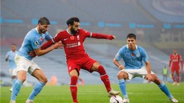 سباق لا يعترف بالهدنة.. سيتي يطارد وآرسنال يتمسك وليفربول يبحث عن نفسه في جولة مفصلية بالبريميرليج