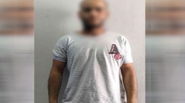 مصر.. فيديو لص يتسلق للطابق العاشر لسرقة شقة قبل اكتشاف أمره والأمن يرد مصر.. فيديو لص يتسلق للطابق العاشر لسرقة شقة قبل اكتشاف أمره والأمن يرد