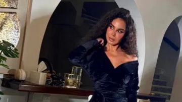 نسرين أمين تخطف الأنظار بإطلالة سوداء جريئة في أحدث ظهور لها نسرين أمين تخطف الأنظار بإطلالة سوداء جريئة في أحدث ظهور لها