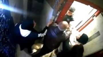 هترنها علقة.. بلاغ من سيدة تتهم زوجه شقيقها وأقاربها بالتهديد والاعتداء عليها بطنطا هترنها علقة.. بلاغ من سيدة تتهم زوجه شقيقها وأقاربها بالتهديد والاعتداء عليها بطنطا