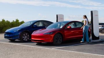 بمقبض الباب.. تسلا تبتكر طريقة مثالية لأسرع شحن سيارة كهربائية