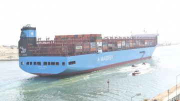 في أولى رحلاتها قناة السويس تشهد عبور السفينة ASTRID MAERSK .. صور في أولى رحلاتها قناة السويس تشهد عبور السفينة ASTRID MAERSK .. صور
