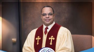 رئيس الطائفة الإنجيلية يهنئ القس ناصر كتكوت لاختياره رئيسا للكنائس الرسولية