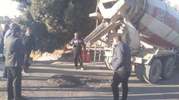 إصلاح هبوط أرضي مفاجئ بكوبري ماقوسة جنوب مدينة المنيا