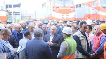 الوزير للعاملين بهيئة السكك الحديدية: على الجميع خدمة الركاب ولا مكان لأي مقصر أو متخاذل صور