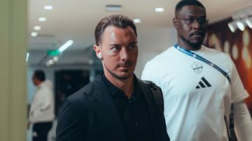 من خسارة الفتح إلى صدارة مؤقتة.. كيف صنع يايسله فريقا لا يهزم دفاعيا فى رحلة الصعود الذهبي للأهلي ؟