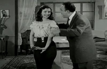 عفريتة إسماعيل ياسين.. وفاة الراقصة كيتي فوتساكي بعد عقود من اختفائها الغامض عفريتة إسماعيل ياسين.. وفاة الراقصة كيتي فوتساكي بعد عقود من اختفائها الغامض