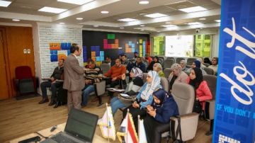 محافظ كفر الشيخ يتابع فعاليات برنامج الأرشفة الإلكترونية بمركز استدامة