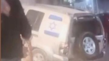 الشرطة أنقذت المهندس من الأهالي.. سيارة تحمل علم إسرائيل تدهس الناس بكرداسة القصة الكاملة