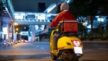 مظلة حماية شاملة الأبرز.. مقترحات برلمانية عاجلة لتقنين أوضاع عمال الدليفري