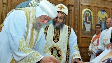 الأنبا إيلاريون يدشن مذبـ.ــحي الملاك ميخائيل والبابا كيرلس السادس بقرية أبو حمرة